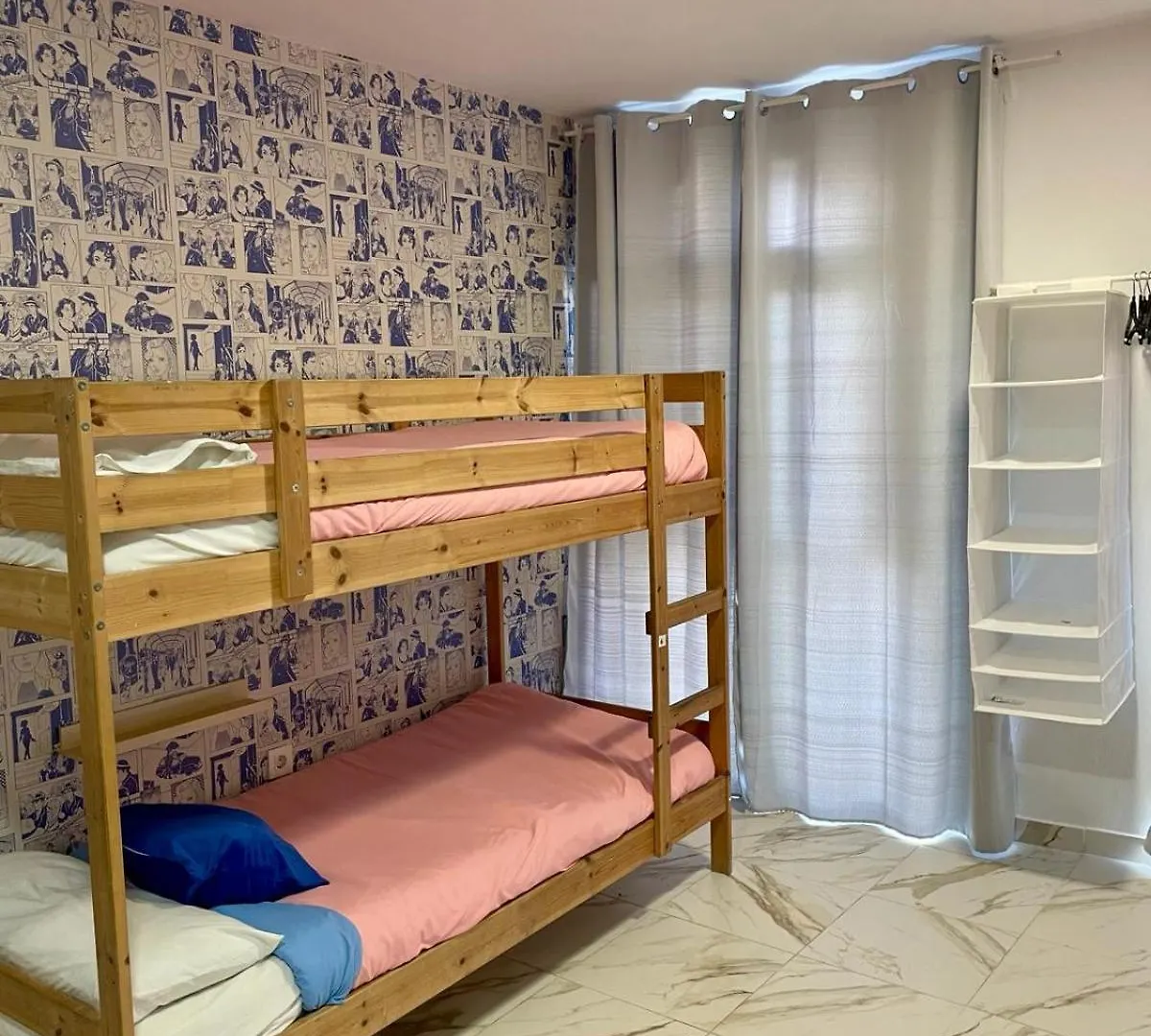 말라가 Residencia Sin Lujo 호스텔